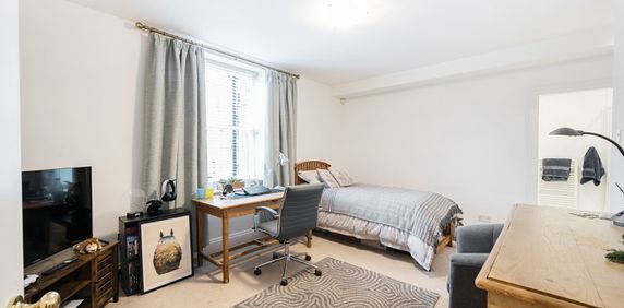 3 bedroom apartment to rent - Photo 2