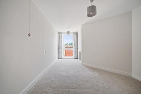 1 bedroom retirement property to rent - Photo 5