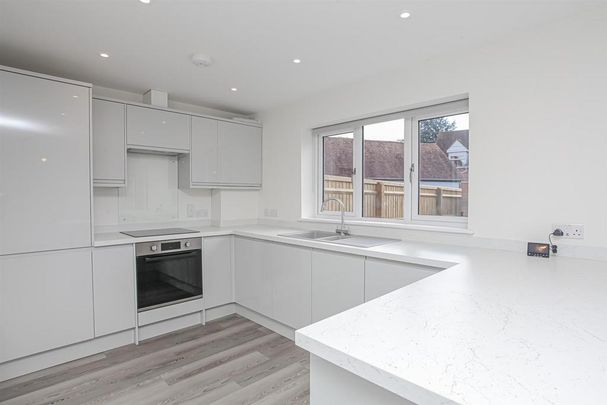 3 bedroom semi-detached house to rent - Photo 1