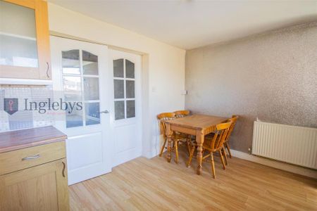 2 bedroom terraced house to rent - Photo 4