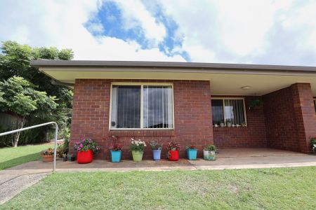 NEAT AND TIDY UNIT - Photo 2