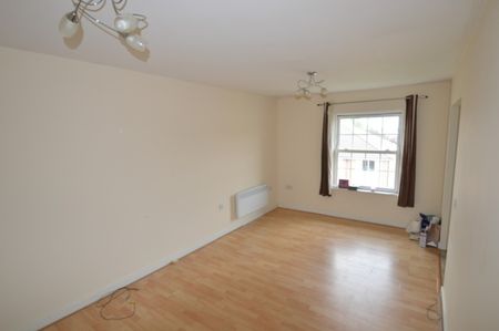 2 bedroom Apartment - MERRIFIELD COURT, WELWYN GARDEN CITY. - Photo 4