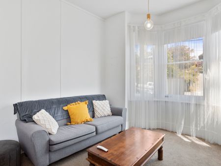 Contemporary 1-Bed Furnished Unit Near Hobart CBD - Photo 3