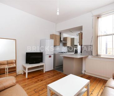 5 bedroom terraced house to rent - Photo 3