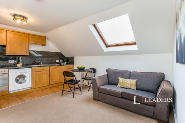 2 bedroom apartment to rent New Street, Horsham, West Sussex, RH13 - Photo 1