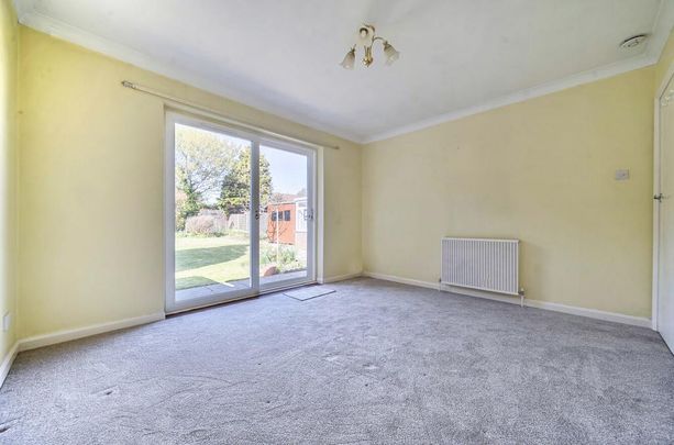 3 bedroom bungalow to rent - Photo 1