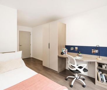 1 bedroom in a flat share to rent - Photo 5