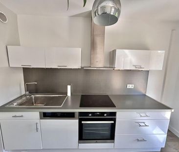 Location Appartement 2 pièces 49m² NICE 06200 - Photo 3