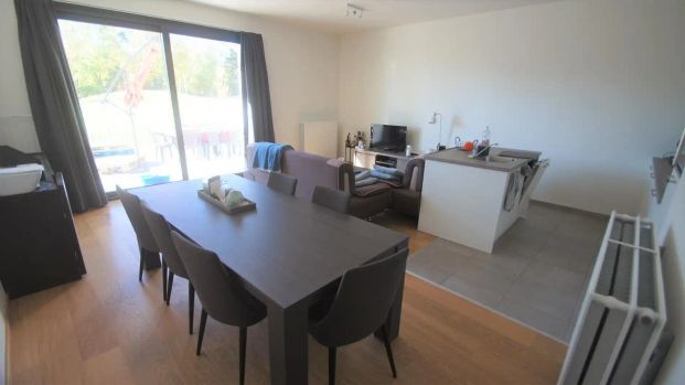 Prachtig app. met 2 slpks, autostaanplaats en ruim terras (55 m²!) - Photo 1