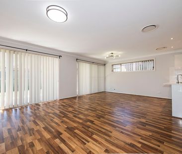 Charming Family Living - Photo 6