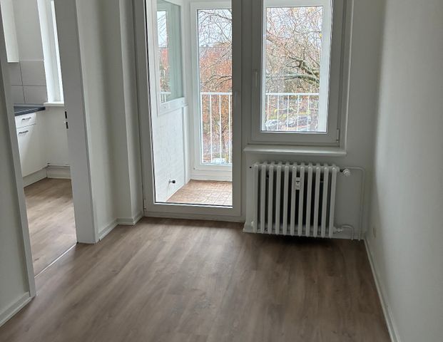 Modernisierte 3-Zimmer Wohnung mit Balkon - 24568 Kaltenkirchen - Photo 1