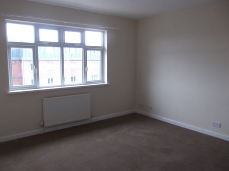 2 bedroom Flat - Farringdon House, Hatfield - Photo 5