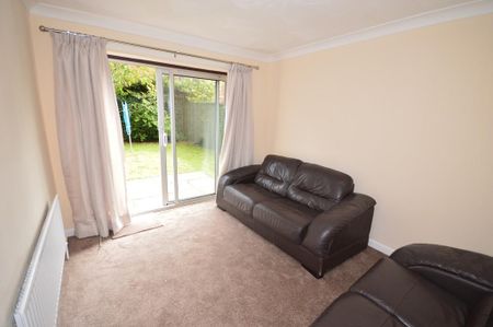 4 bedroom detached house to rent - Photo 4