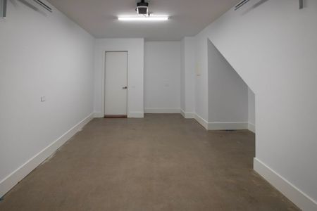 Architecturally crafted townhouse - Photo 4