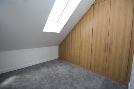 3 bedroom end of terrace house to rent - Photo 2