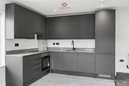 Bullsmoor Lane, Enfield, EN3 - Photo 5