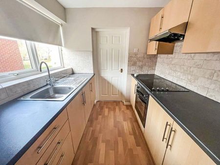 2 BED Apartment To rent - Photo 4