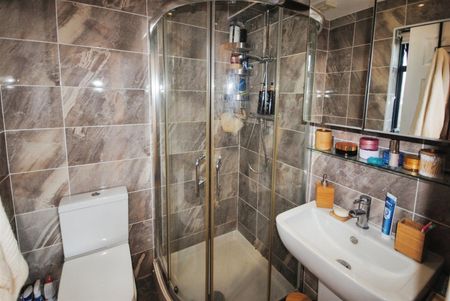 COURT VIEW, Whippendell Road, Watford - Photo 2