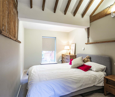 2 bedroom character property to rent - Photo 6