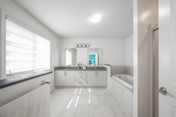 For Lease - 740 Fiddlehead Street, Leitrim, Ontario - Photo 1