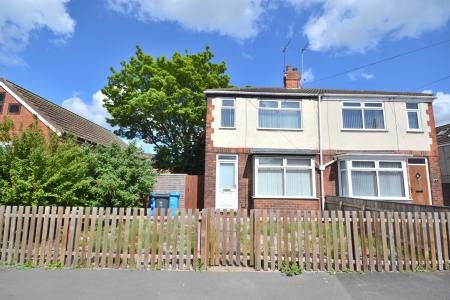 2 bedroom Semi-detached house To Let - Photo 5