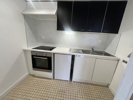 Location Appartement 2 pièces 48m² LILLE 59000 - Photo 3