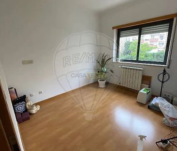 Apartment T2 in Santo António dos Cavaleiros e Frielas, Loures - Photo 2