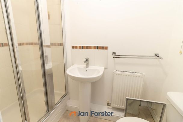 3 Bedroom House - Townhouse - Photo 1