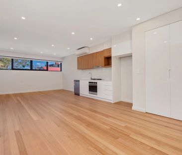 Unit 3/124 Crystal Street, - Photo 2