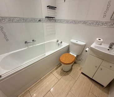 2 bedroom semi-detached bungalow to rent - Photo 4
