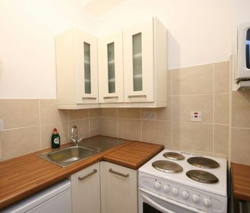 Flat to rent on - Photo 5