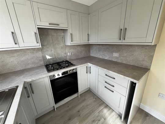 3 bedroom semi-detached house to rent - Photo 1