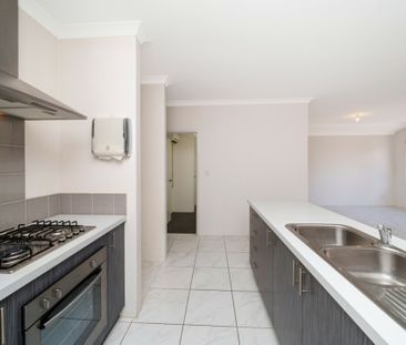 Perfect Family Home - Photo 2