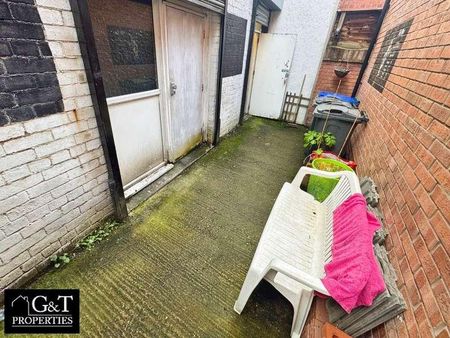 High Street, Cradley Heath, B64 - Photo 3