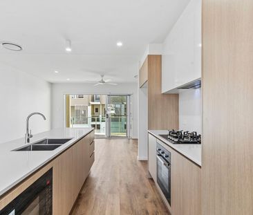 Brand New 4-Bedroom Three-Level Townhouse in Citrine Rochedale - Photo 3
