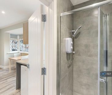 Studio to rent - Photo 6