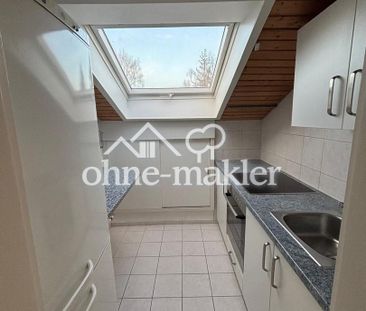 Attraktive Dachgeschosswohnung mit viel Sonnenlicht in ruhiger Wohn... - Photo 3