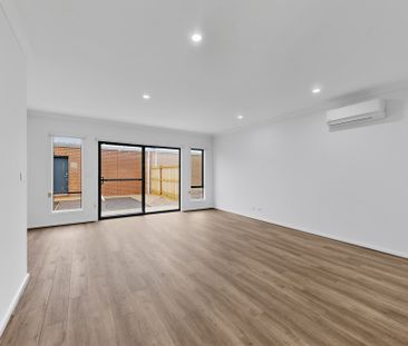 30 Jandakot Walk, Point Cook VIC 3030 - House For Rent | Domain - Photo 4