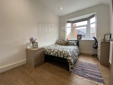 6 bedroom terraced house to rent - Photo 5