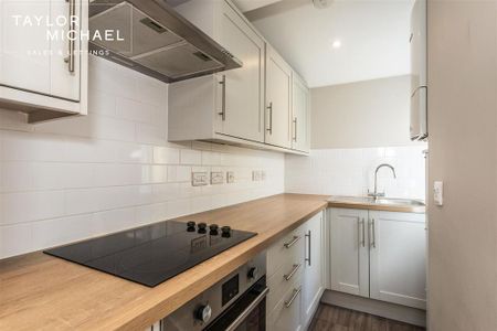 2 bedroom flat to rent - Photo 4