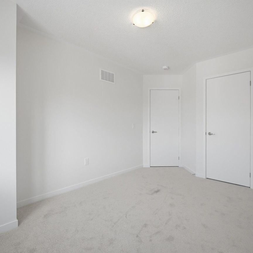 For Lease - 48 AURORA Common, Cambridge, Ontario - Photo 1