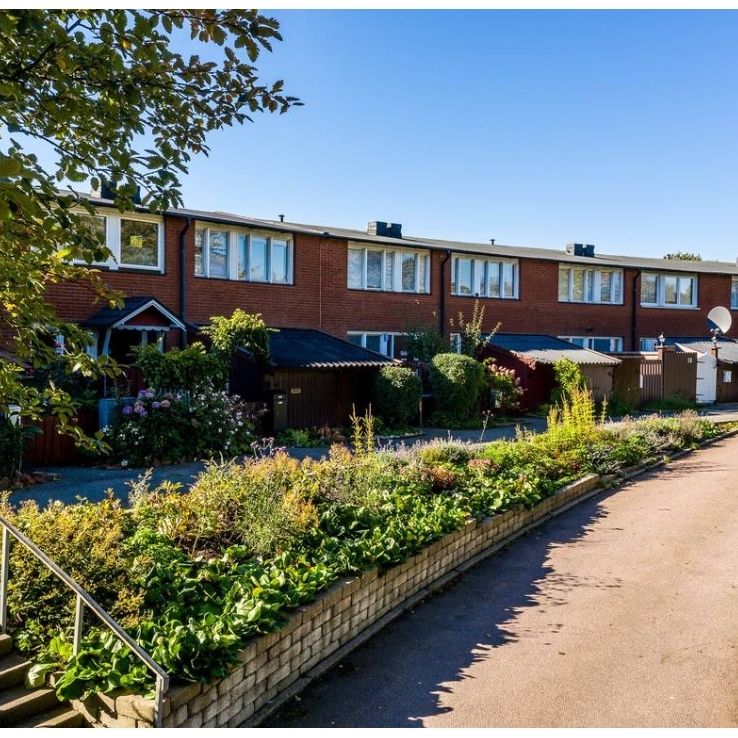 Sandeslättskroken, Angered - Photo 2