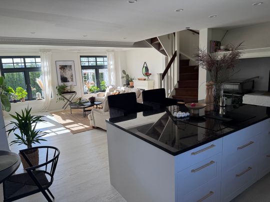 Kragenäsvägen, Lidingö - Photo 1