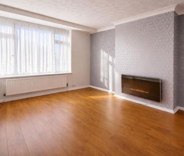 4 bedroom semi-detached house to rent - Photo 4