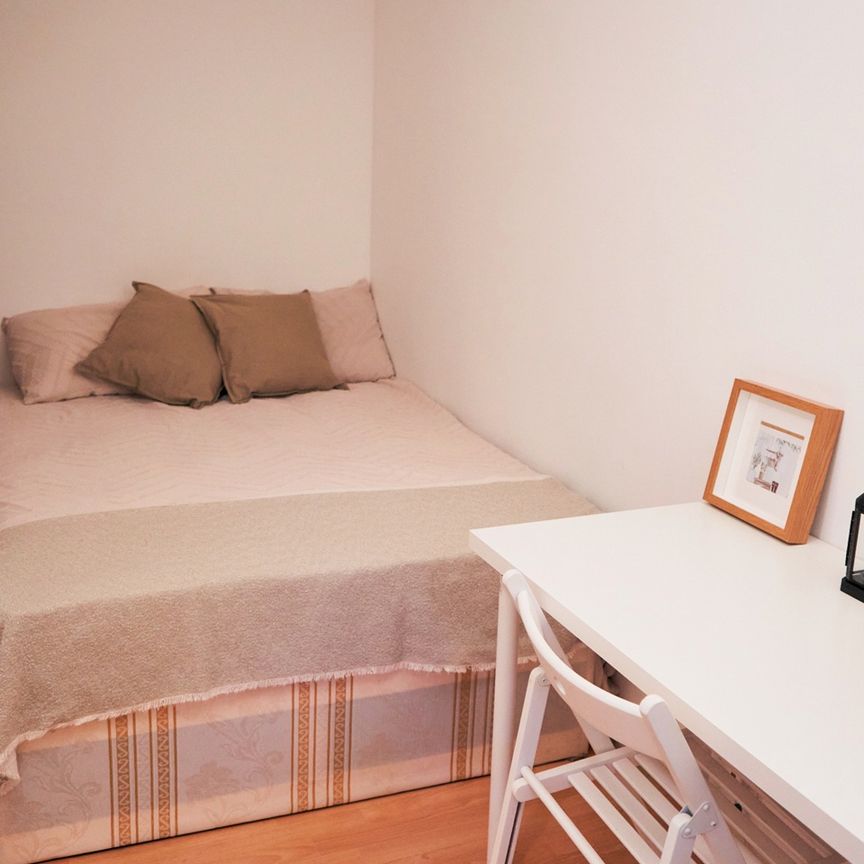 Room in a Shared House, Manchester Drive, W10 - Photo 1