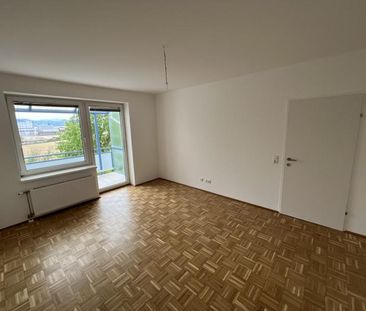 Blick ins Grüne, 3-Raum-Wohnung mit Balkon und Tiefgarage - Siemens... - Photo 4