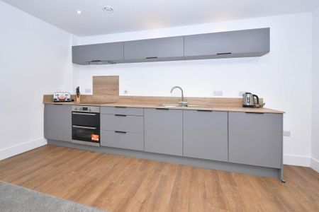 3 bedroom apartment to rent - Photo 5
