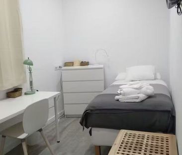 Carrer de Jaume Casanovas, El Prat de Llobregat, Catalonia 08820 - Photo 5