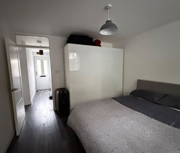 1 Bed Flat, Hervey Road, SE3 - Photo 1