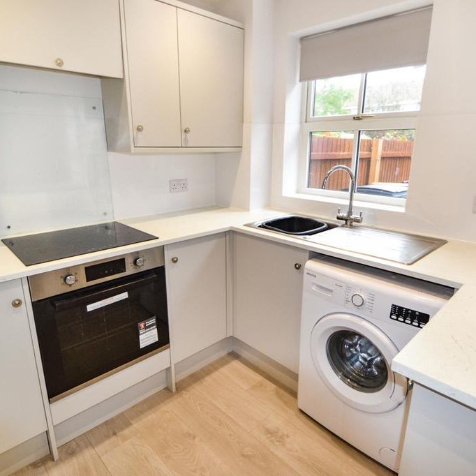 3 bedroom end of terrace house to rent - Photo 1